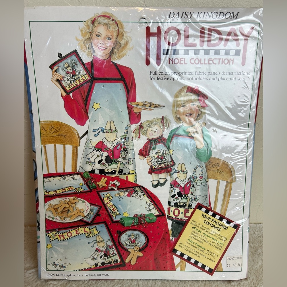Daisy Kingdom 1990 Holiday Noel Collection Christmas Aprons & Potholder Kit 3504